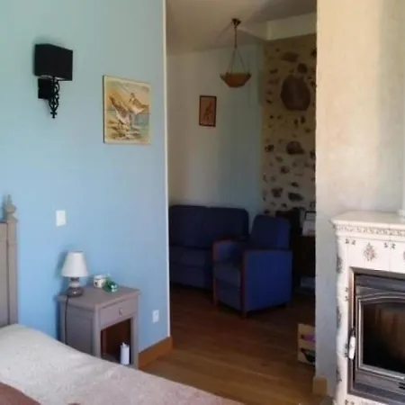 House 1 Villeneuve-en-Perseigne